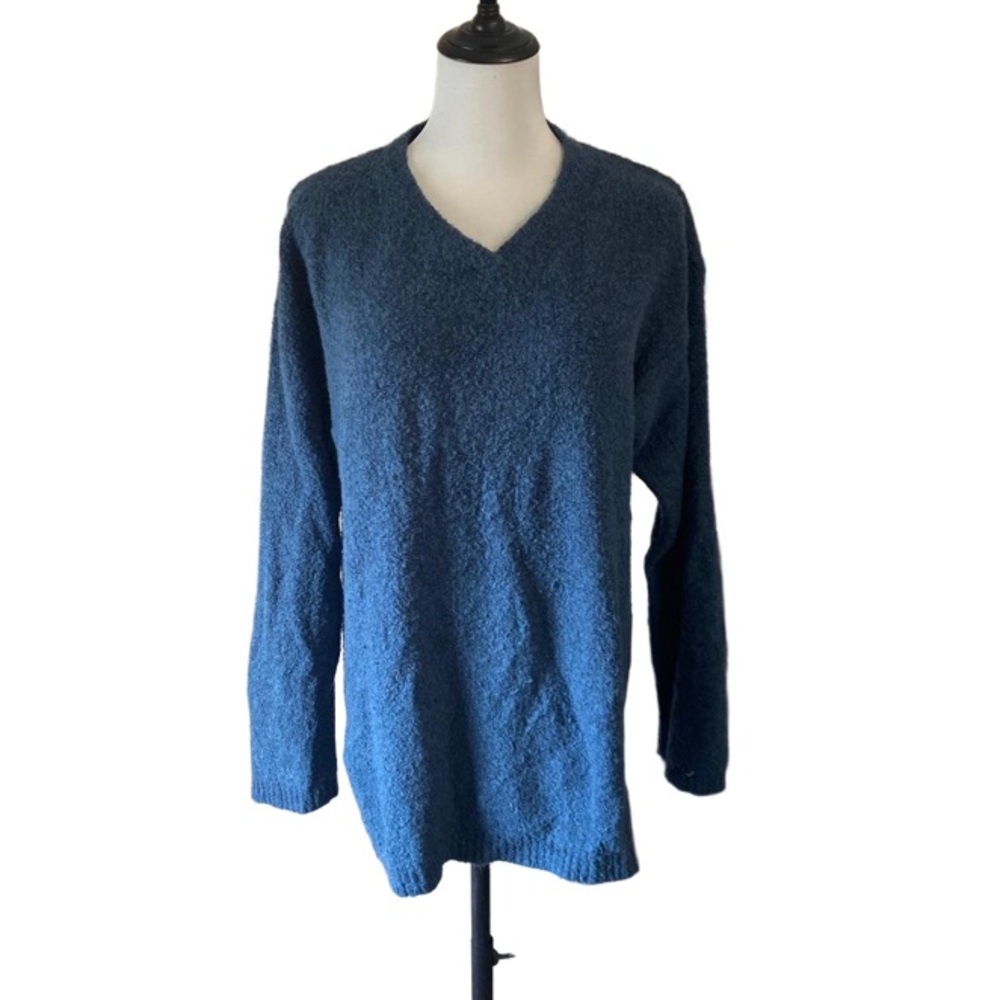 New York & Company V neck sweater blue medium